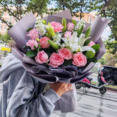 亳州11朵戴安娜粉玫瑰百合，与你一起追逐梦想